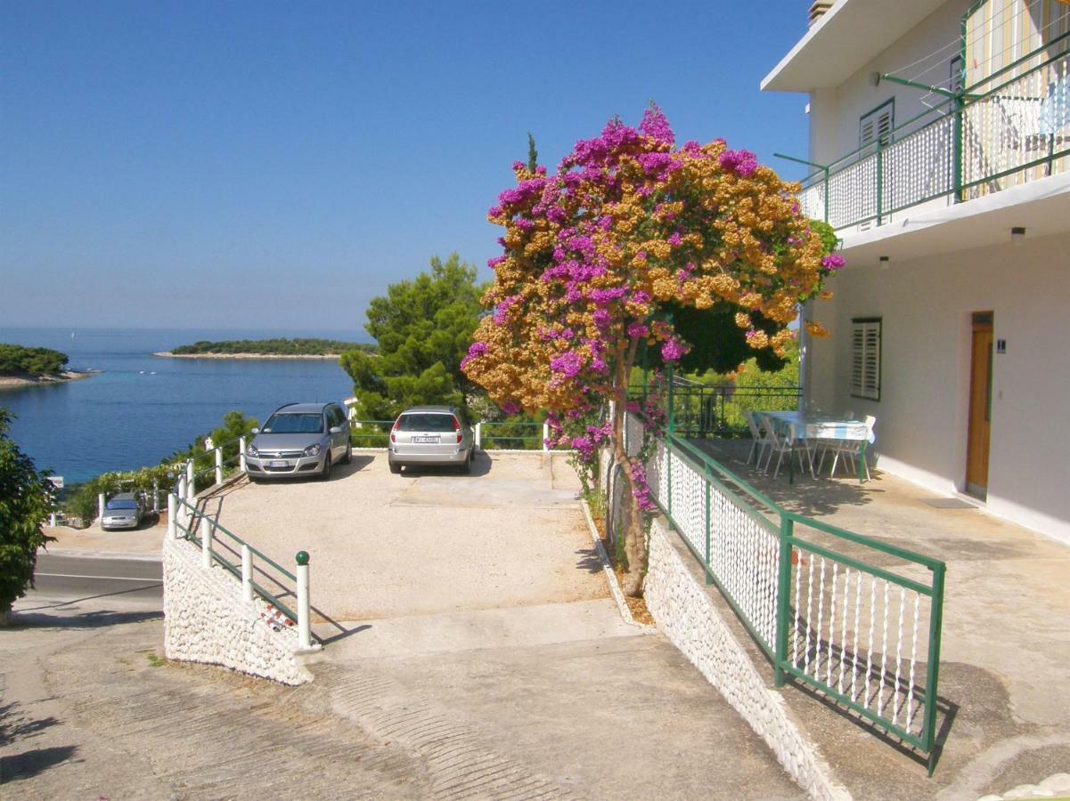 Apartment Dijo I Primošten المظهر الخارجي الصورة