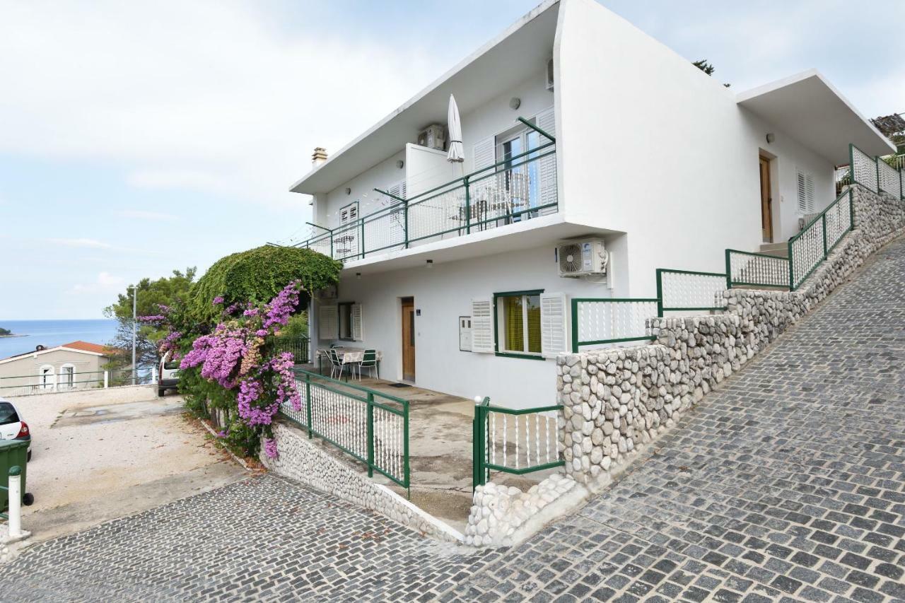 Apartment Dijo I Primošten المظهر الخارجي الصورة