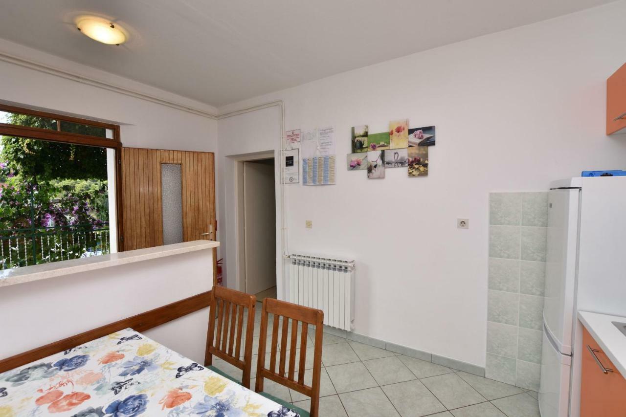 Apartment Dijo I Primošten المظهر الخارجي الصورة