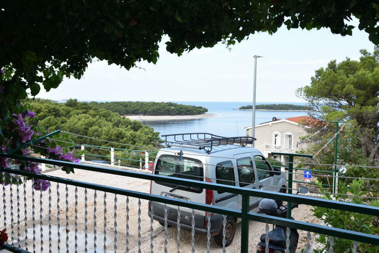 Apartment Dijo I Primošten المظهر الخارجي الصورة